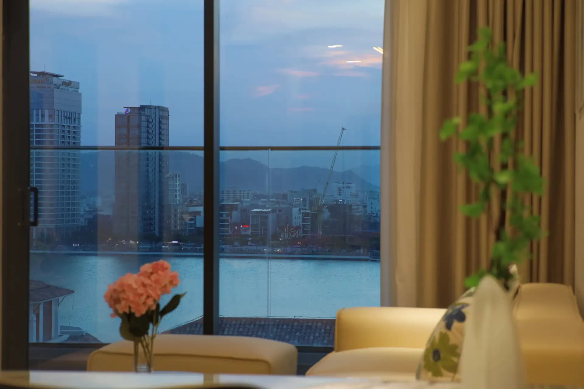 Cho thuê căn hộ góc 2PN Sun Ponte 77m2 full NT view cầu Rồng - Ảnh 13