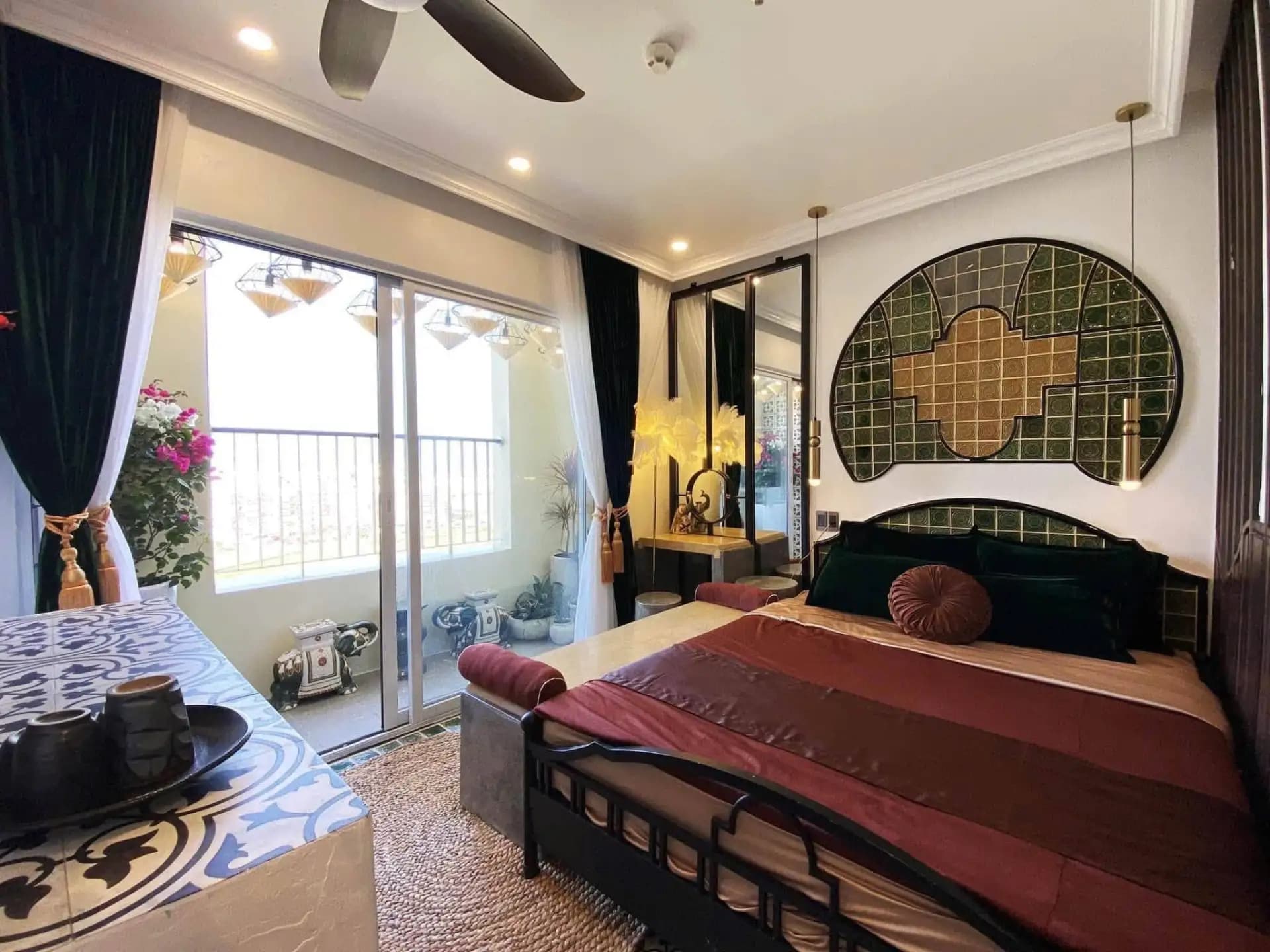 Studio cao cấp The Manor Crown Huế - Ban công ngập hoa view trọn thành phố - Ảnh 1