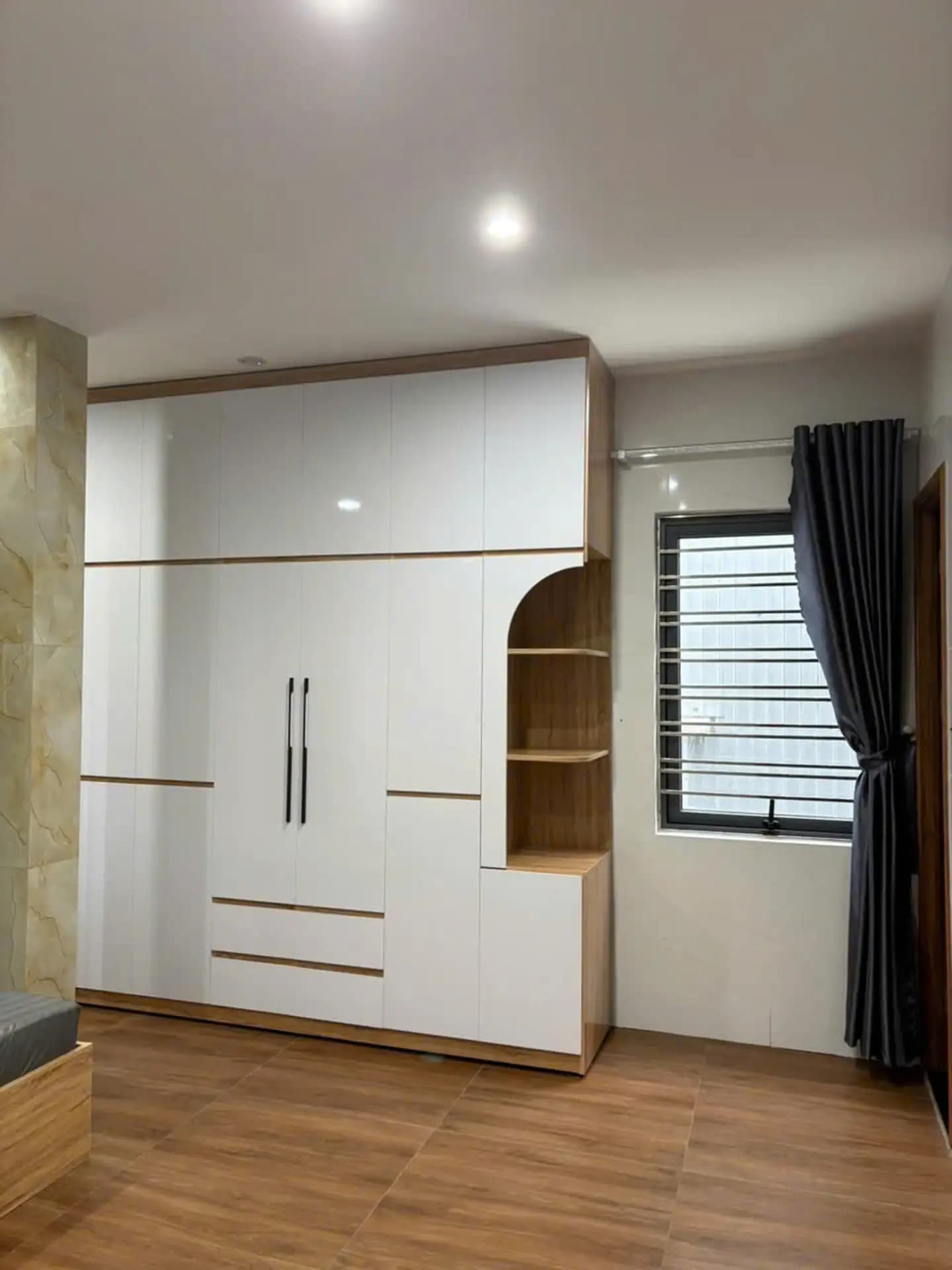 Cho thuê căn hộ tầng 2 Phạm Huy Thông 100m², 2PN, 3WC, CÓ MÁY GIẶT & MÁY SẤY RIÊNG - Ảnh 4