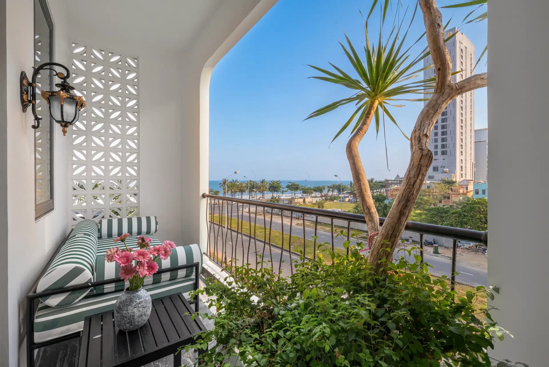VILLA 12 PHÒNG NGỦ ĐÀ NẴNG- HỒ BƠI RIÊNG SÁT BIỂN MỸ KHÊ - Ảnh 6