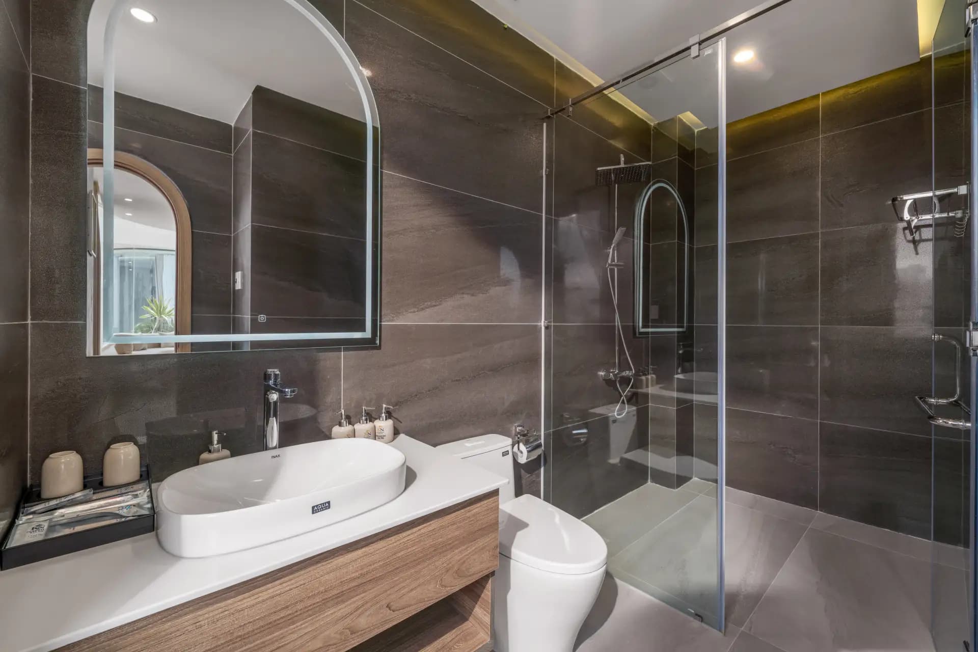 VILLA 12 PHÒNG NGỦ ĐÀ NẴNG- HỒ BƠI RIÊNG SÁT BIỂN MỸ KHÊ - Ảnh 8