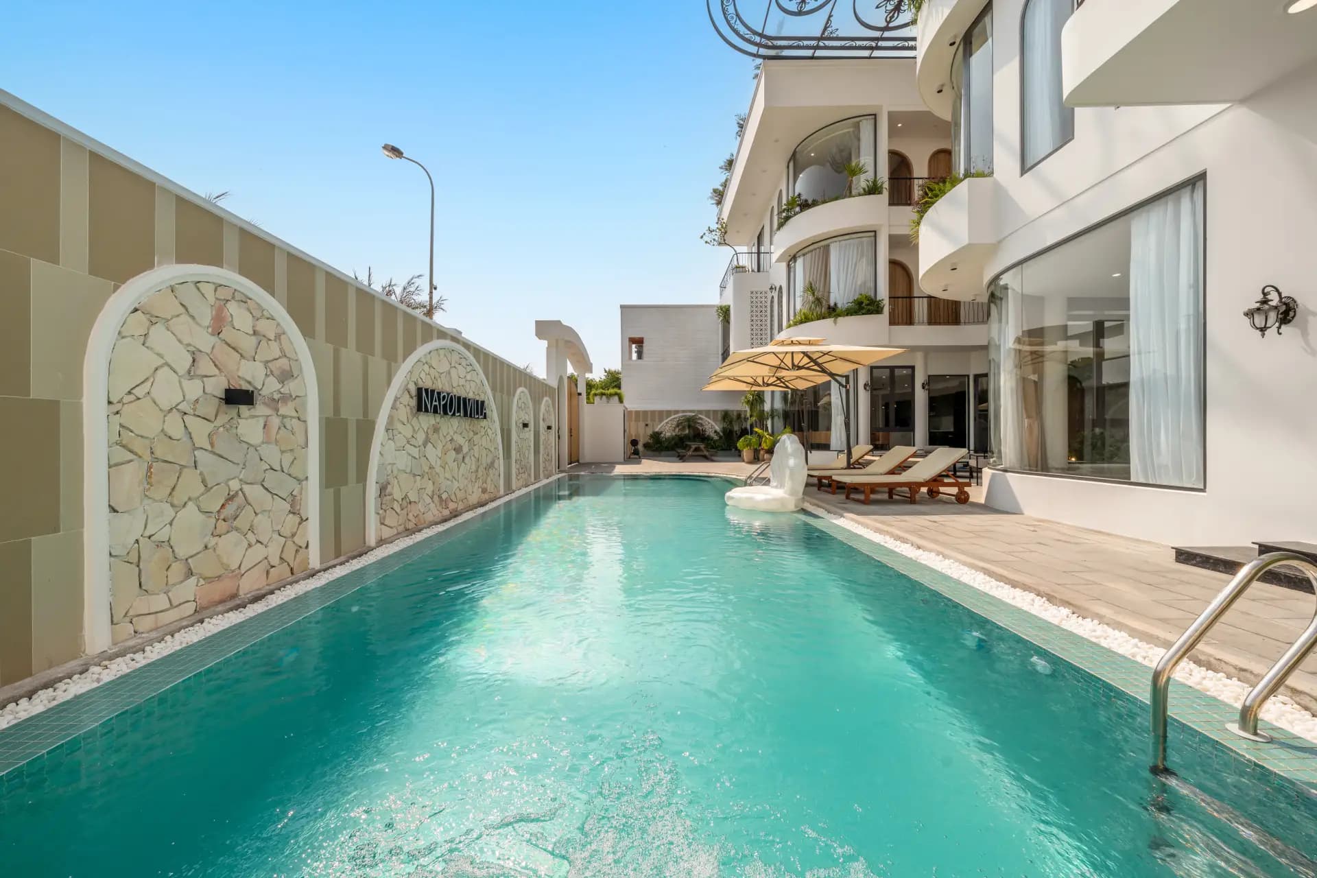 VILLA 12 PHÒNG NGỦ ĐÀ NẴNG- HỒ BƠI RIÊNG SÁT BIỂN MỸ KHÊ - Ảnh 4